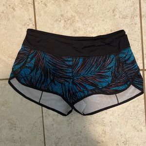 LULULEMON | Speed Up Low Rise Lined Shorts Limited Edition Shorts Size 6